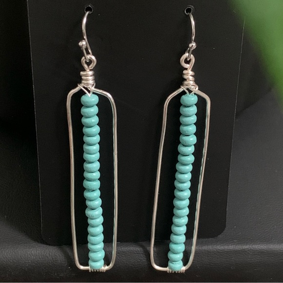 • [Handmade] Boho Beaded Earrings • - Picture 3 of 15